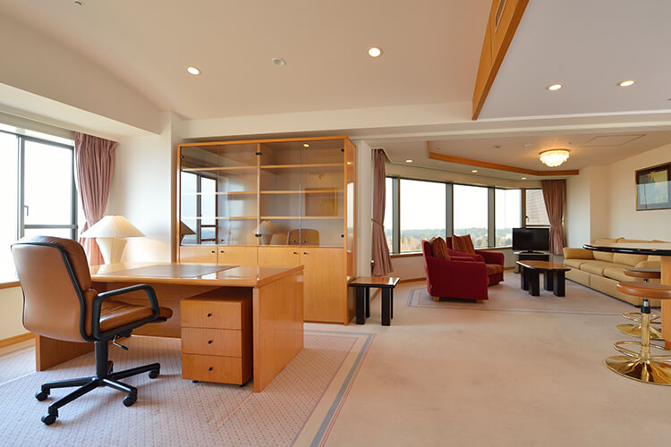 ホテルトリニティ書斎：写真